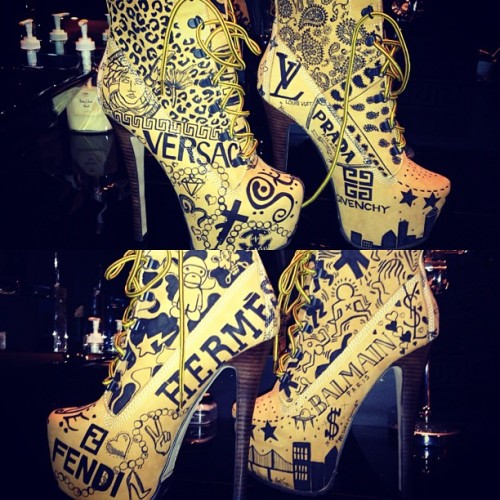 frenchinhalechanelxoxo: Custom tatted boots by @jerronCouture