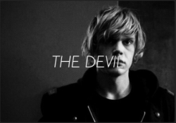 shadai-lml:  American Horror Story 😘Tate 😍