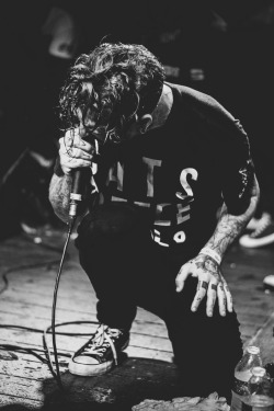 thestringersaffliction:  veotix:  jedgarjaribay:  Joel Birch of The Amity Affliction // Chain Reaction // 9-20-14 Flickr ll Instagram  This is such a sweet shot.   Such perfection 👌