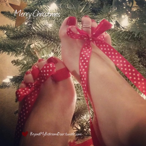 beyondmybedroomdoor:  polkadottedcouple:  beyondmybedroomdoor:  Bows and my toes  Sexiest bows ever!! Also favorite color ever. Double win!!!  Why thank you 🎄