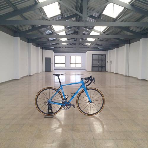 youcantbuyland: “Un nouveau Homme Heureux #parleecycles #altumr #pavecc @parleecycles”instagram.com