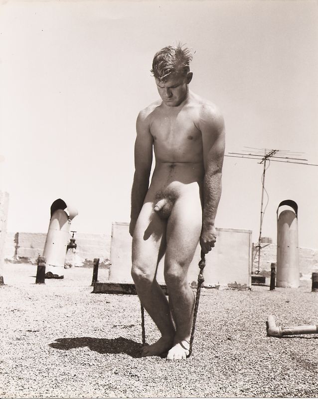 maleinstructor:  1969. rooftop workout 