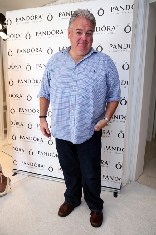 maturemenoftvandfilms: Jim O'Heir Jim O'Heir, Jim O'Heir, Jim O'Heir, JIM O'HEIR… Mmm…Give me a mom