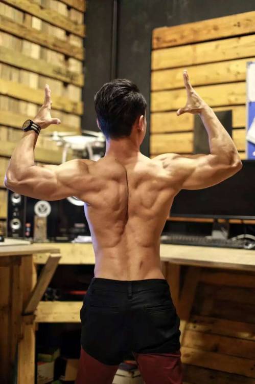 batangbesar6914:  Budak str8 hot badan mantop nk video lancap batang repost banyak2 dh nak kahwin da