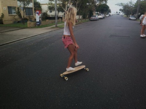 skate-girlz:  Skate Girl http://skate-girlz.tumblr.com/