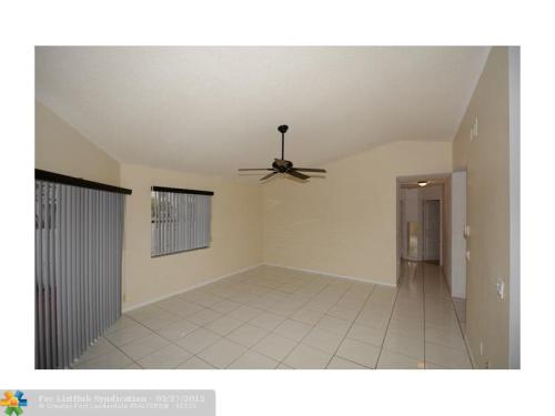 Post #1491989 house for sale - 9833 NW 9th Court, Plantation, Fla.Love the glass block, the matching