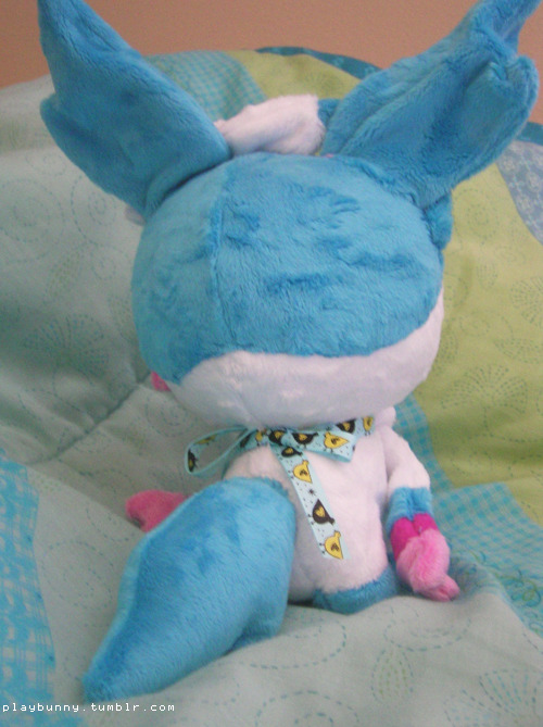I&rsquo;M SQUEALING LOOK WHAT I GOT TODAY YOU GUYS This is a shiny Sylveon plush