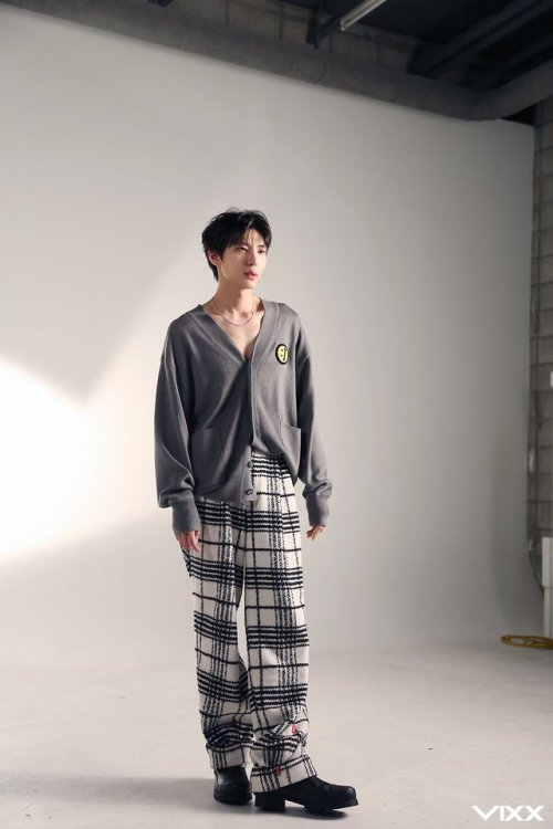 officialrovix:Leo for Theatre+ Magazine September Issue Shooting Behind | © Naver