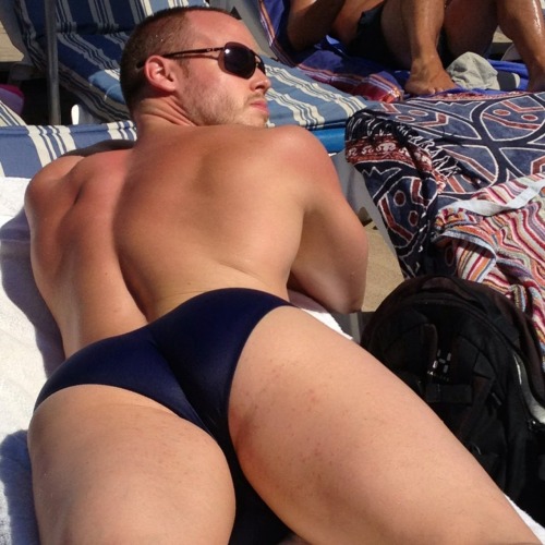 Speedobuttandtaint:  Kensprof:  Black Speedos Are Gay Friendly.   Speedobuttandtaint