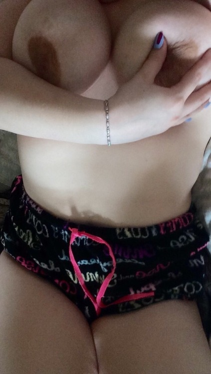 ditzyslut: ditzyslut: Selling my premium Snapchat!! Also selling nudes, videos, and sexting! Message