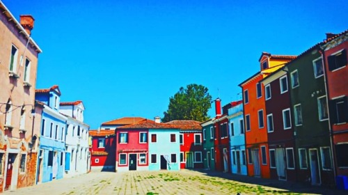 #burano #venezia #italiahttps://www.instagram.com/p/B1oaQ_ACXE1/?igshid=1i124gp2np5pd