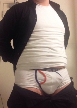 cutecubs:  tribears:  Naughty photo shoot   don’t shave your balls and dick.  