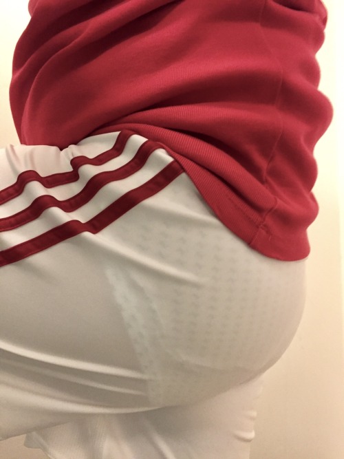 oldschool-briefs:White sport shorts and printed briefs