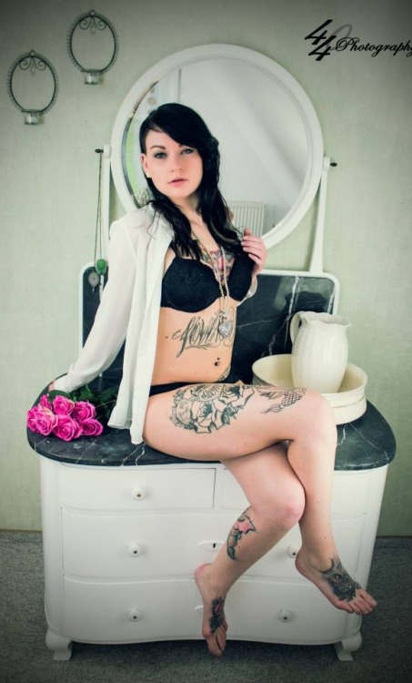 sexyinkgirls-mmm-so-nice:  Source:Sexy Inked Girlssexyinkgirls-mmm-so-nice