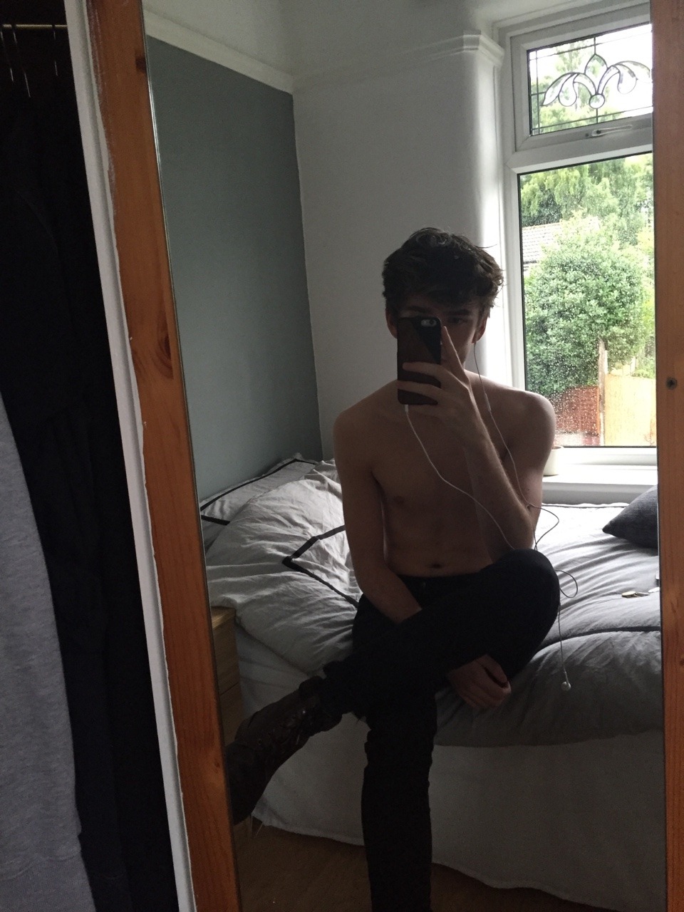 vuat:  i walked home from work in the rain 