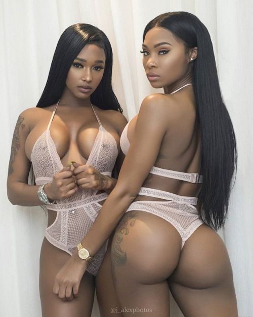 couplelookingforher2:Beautiful and Sexy 😍😍