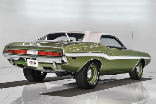 jacdurac: Beautiful 1970 Dodge Challenger …  383 Magnum  4spd