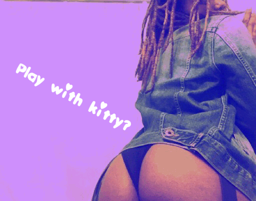 daddys-chaton-noir:  Daddy, please! 😫  (Leave the caption b/c you’ll make kitty