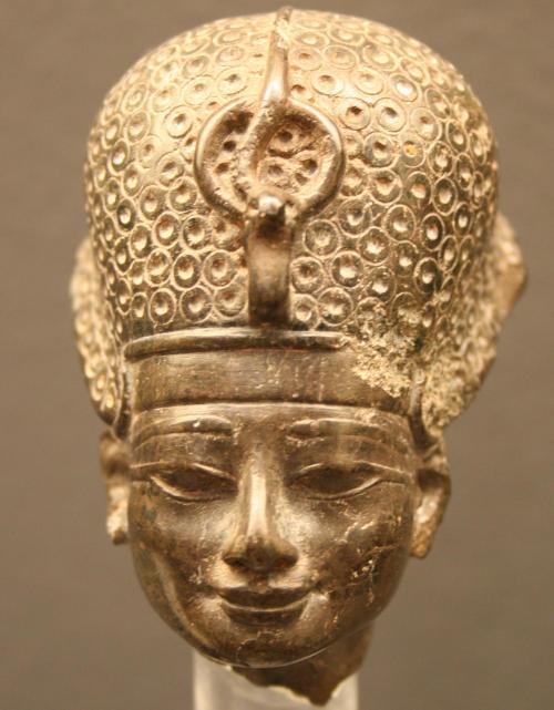 Golden statue head of the 18th Dynasty Pharaoh Thutmose IV (r. 1401-1391 BCE or 1397-1388 BCE).  Now
