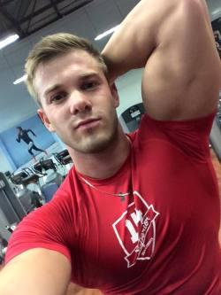 jockthoughts: Smell that? That’s what being a jock smells like. Lots of people don’t like that smell but if you pay attention, you’ll notice there something about it that speaks to your desire to be a jock. It draws you in and slowly rewrites your