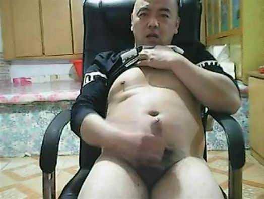 eric578:好濃的精液，你們想要他操你嗎？然後射進去！