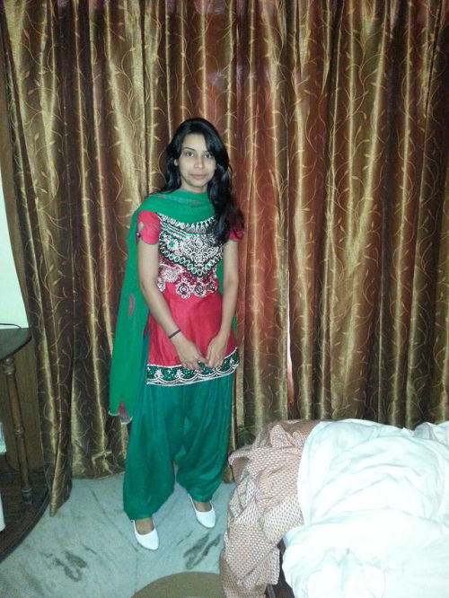 my-romantic-couple: Reema, young escort, hotel rooms only, groupie allowed but maximum 3 boys at a t