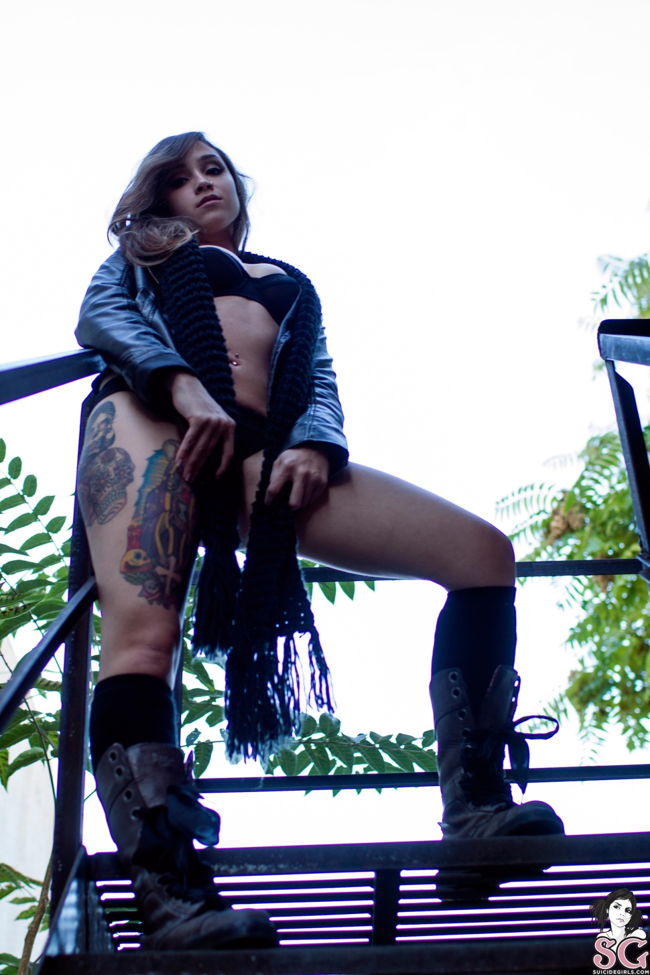 thebestsuicidegirls:    DIMPLES- IN LEATHER  
