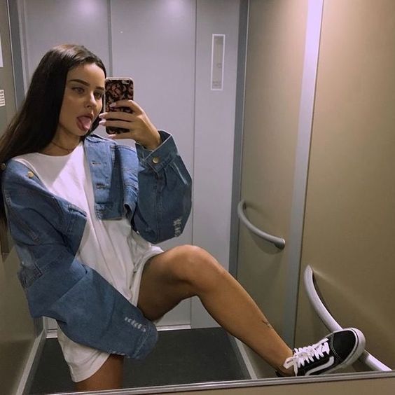 offbitchx:    S K R 8 H  