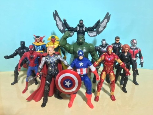 Que venha Thanos! . #Marvel #Collection #ActionFigures #Avengers #Vingadores #MarvelUniverse #Action