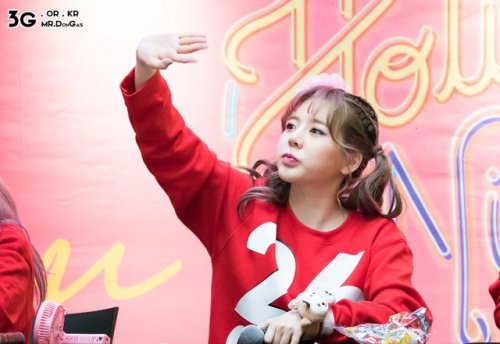 Sunny (SNSD) - Fansign Event Pic