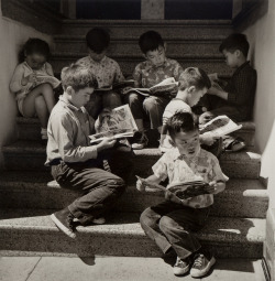 kafkasapartment: Sunday Morning, Chinatown, San Francisco, 1956. Ruth Bernhard. Gelatin silver