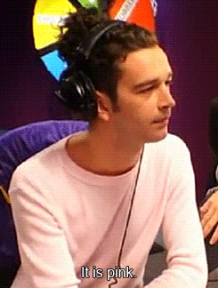 mattyhewhealy:Matty being very proud of his pink top