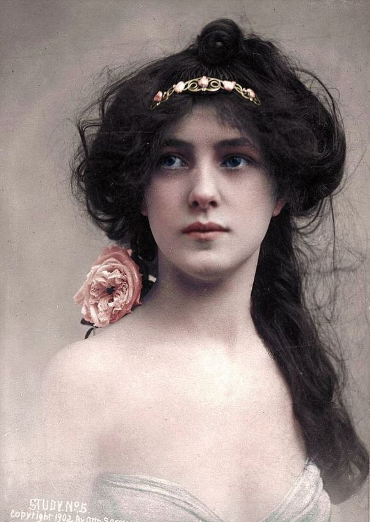 madivinecomedie: Otto Sarony. Evelyn Nesbit 1902 See also 