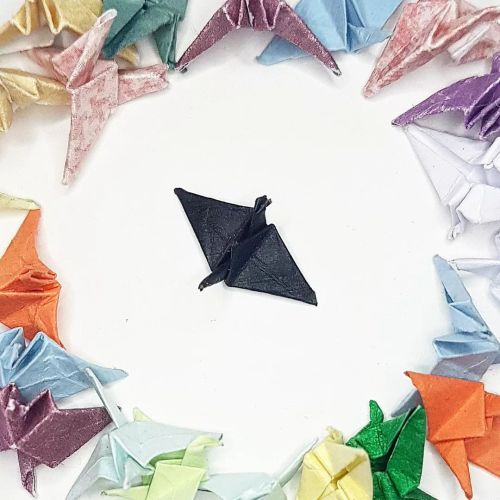 Since I made a lot of origami cranes and I don’t want to throw them away so I decide to sell t