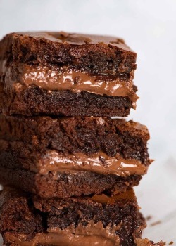sweetoothgirl:    Outrageous Nutella Brownies