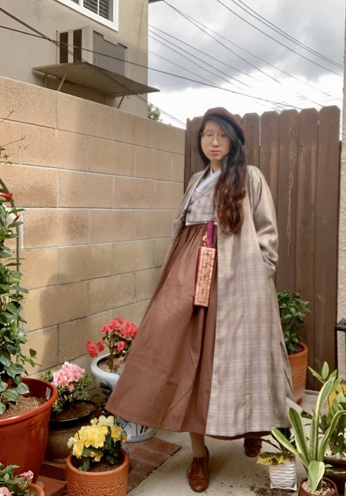 asunnydisposish: Today’s Hanbok | 02.13.2021 This is one of my favorite designs from Mora