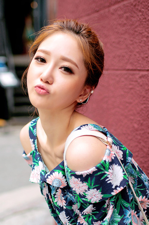 korean-dreams-girls:  Sung Kyung - June 24, 2014 1st Set