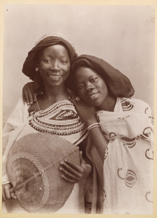 Women from Zanzibar, second half of nineteenth century (+)