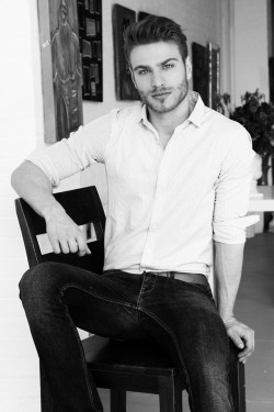 handsomemales:  francesco brunetti