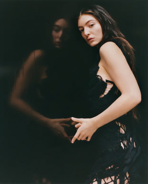 femalestunning:LORDE photographed by Quil Lemons for Evening Standard (Dec. 2021)