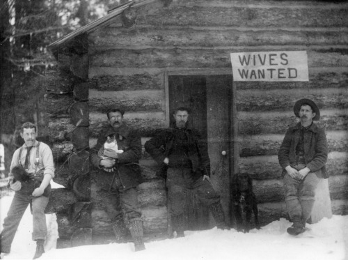 A group of frontiersmen with an advertisement. United States, Montana, 1901. [1932 x 1440] Check this blog!