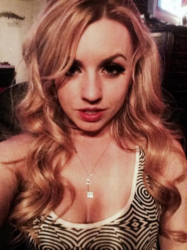 Lexi Belle