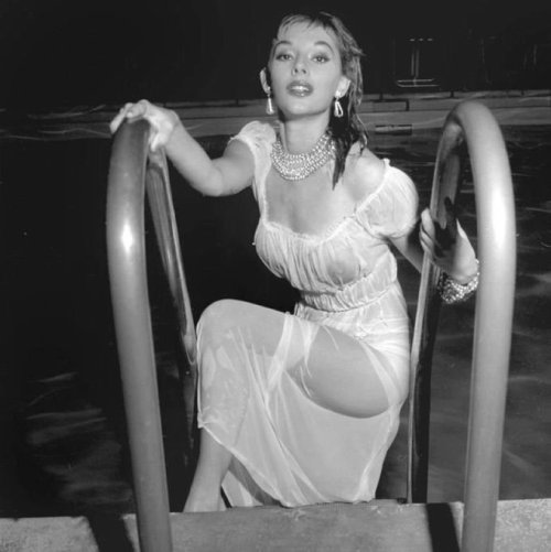 pepperbag76: Vikki Dougan