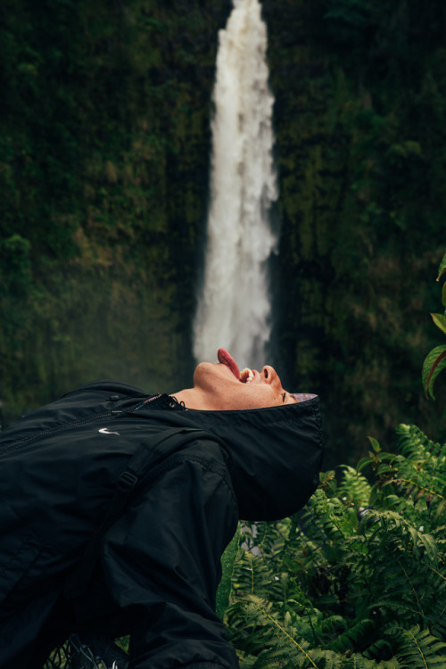 ashleydiscovers:Stay hydrated friends! ft. @adam-hawaii // ig: @ashleydiscovers