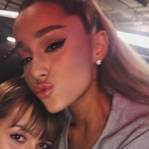 ARIANA GRANDE ICONS like if you use/save !!!