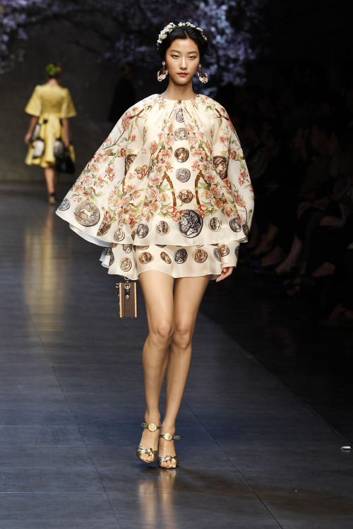 JI HYE PARK wearing DOLCE & GABBANA SPRING 2014 READY-TO-WEAR