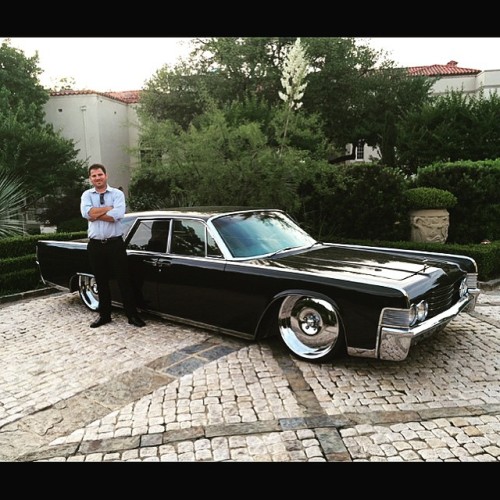 suicideslabs:  More 1961 - 1969 Lincoln Continentals