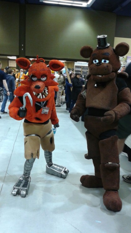 alegator: some sweet as hell cosplays from Sakura-Con 2015!! Foxy is ceplushworks and freddy is zach