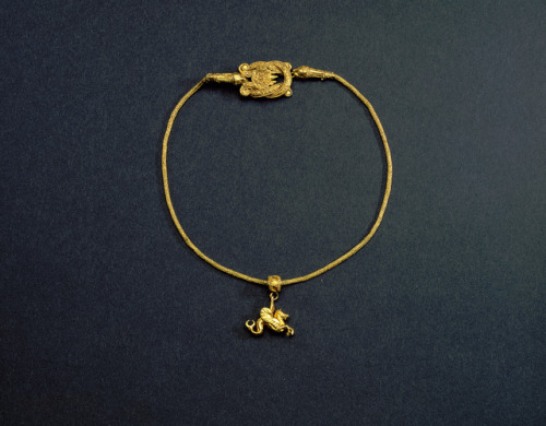 slam-ancient:Thigh Band with Pendant, Greek or Thracian, late 4th century BC, Saint Louis Art Museum