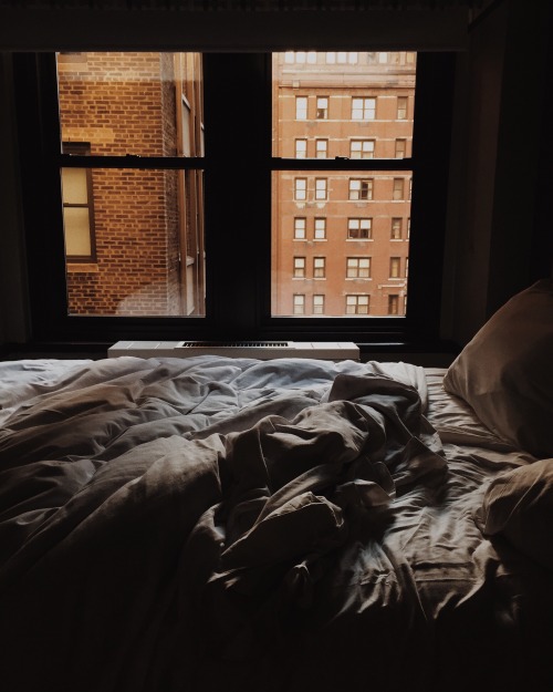 the-cozy-room: christiescloset: Waking up in white sheets ☼ coziest blog on tumblr ☼